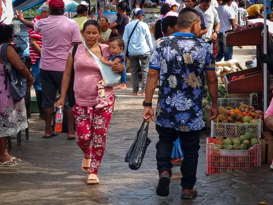 Archivo fotográfico de la plaza de mercado de Leticia.